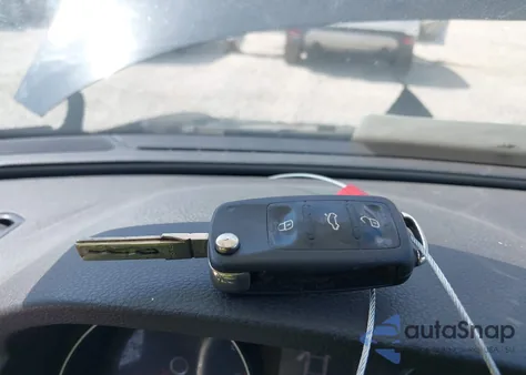 2017 Volkswagen Passat 1.8T S из США, поврежденный, VIN 1VWAT7A39HC045359